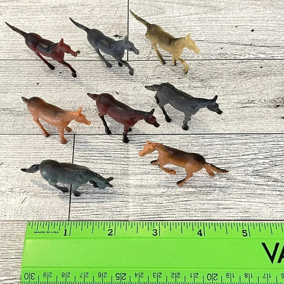 VTG Lot Of 8 Miniature Horse Figurines China Mixed Colors Poses Plastic Lot #5 - Picture 8 of 9